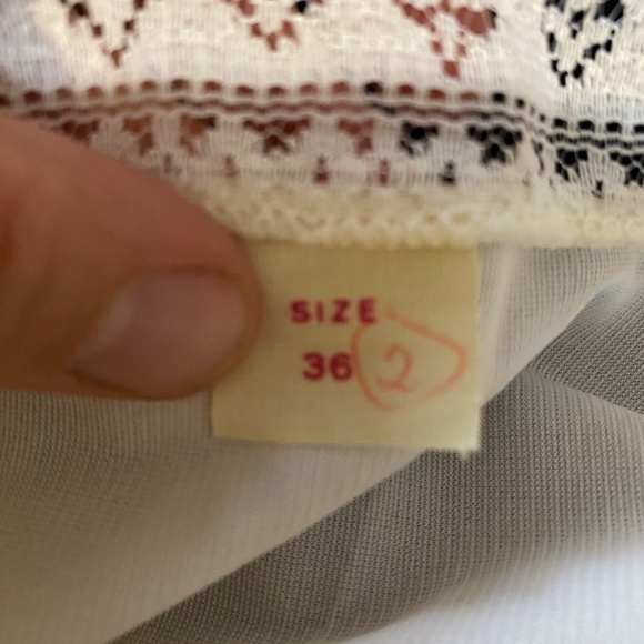 Vintage slip with lace trim & adjustable straps. Sz36 - Picture 14 of 15